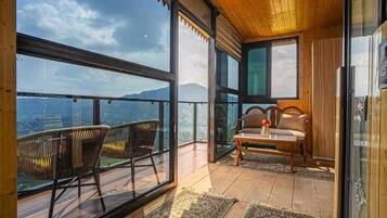 Villa, Balcony, Garden View | Interior