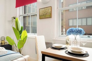 Dining - Cozy Studio in the Heart of the City of London A (London)