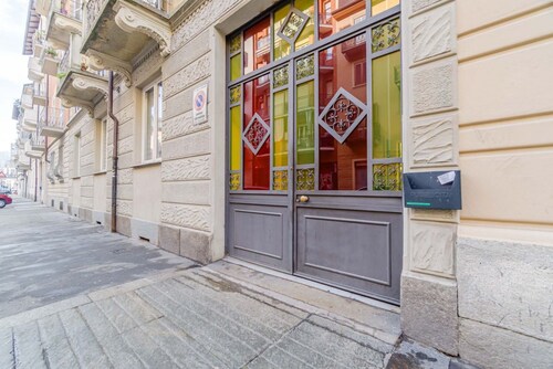 GuestHost - Cozy 70sqm apartment located on the second floor of a building with an elevator (NOT for disabled people)The apartment is situated in a quiet area of Turin, close to Parco Millefonti and the Po River, ideal for walks and outdoor activities. W