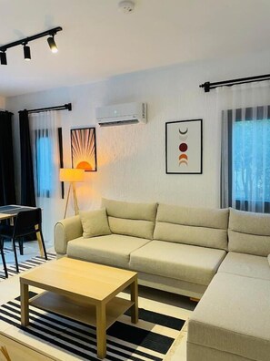 家庭套房, 城市景 | 房內夾萬、遮光窗簾/窗簾、熨斗/熨衫板、免費 Wi-Fi