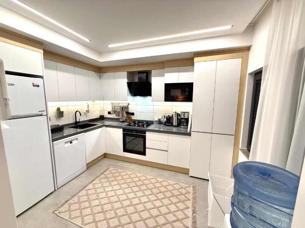 Family Suite, City View | Private kitchen