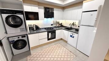 Coffee/tea maker, electric kettle, high chair