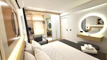 Family Suite, City View | In-room safe, blackout drapes, iron/ironing board, free WiFi