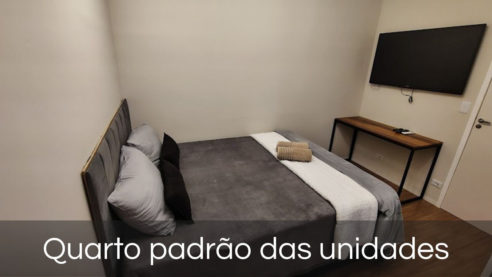 Desk, laptop workspace, free WiFi