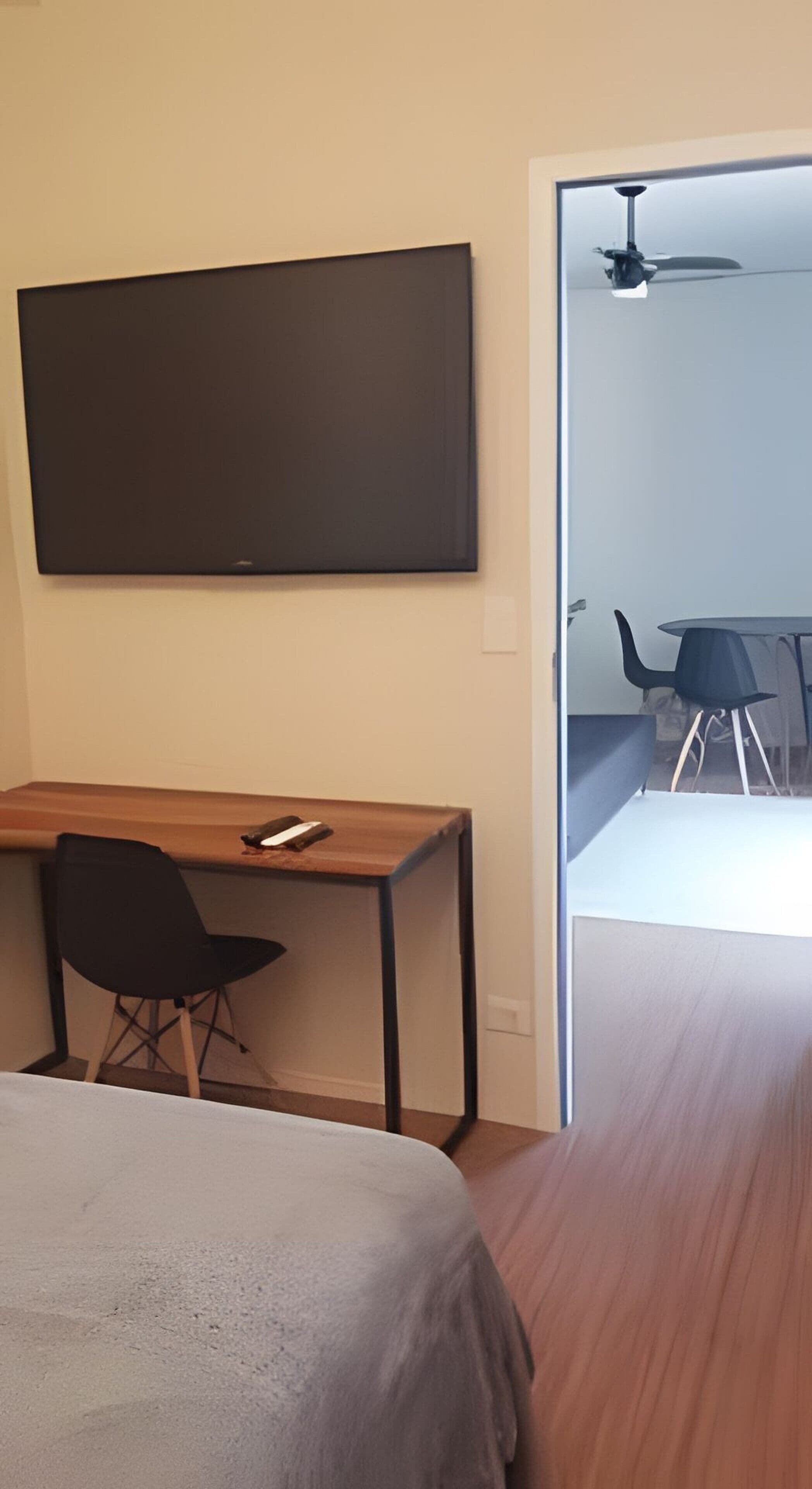 Suíte | Escrivaninha, espaço de trabalho para notebook, Wi-Fi de cortesia