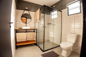 木屋 | 浴室 | 淋浴设施、吹风机、毛巾、肥皂