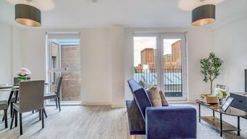 Apartment, 2 Bedrooms, Balcony, City View | Living area