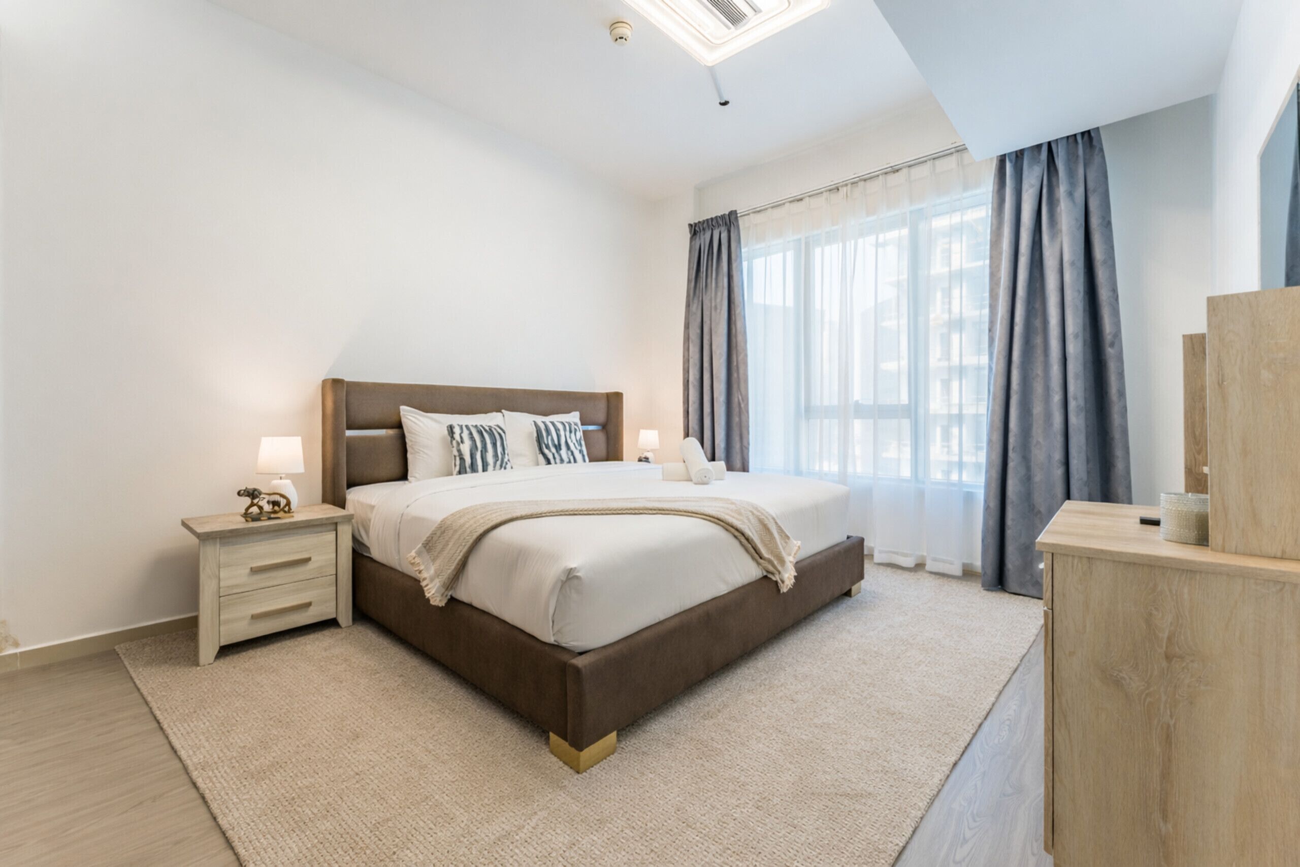 Een strijkplank/strijkijzer, gratis wifi, beddengoed