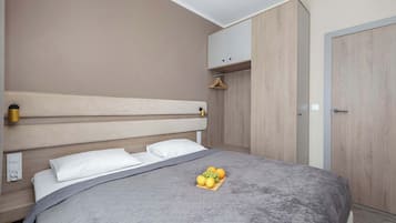 Strykjärn/strykbräda, wi-fi och sängkläder