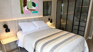 Apartamento estándar, balcón, vistas al mar | Cortinas opacas, tabla de planchar con plancha, wifi gratis