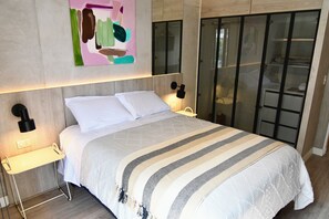 สแตนดาร์ดอพาร์ทเ  มนท์, ระเบียง, วิวทะเล | ผ้าม่านกันแสง, เตารีด/โต๊ะรีดผ้า, Wi-Fi ฟรี