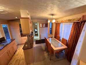 Dining - Atlas 2 Bedroom Caravan, Glasgow Number 2 (Uddingston)