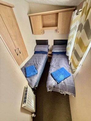 WiFi - Deluxe Delta 4-bedroom Caravan (Uddingston)