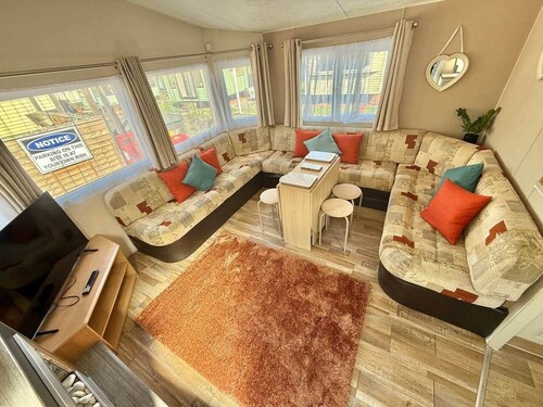 Deluxe Delta 4-bedroom Caravan