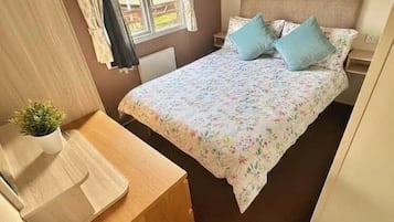 Ferros/tábuas de passar roupa, Wi-Fi, roupa de cama