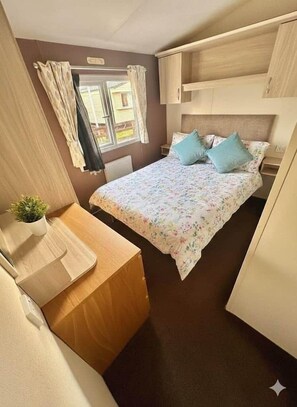 Fer et planche à repasser, Wi-Fi, literie fournie