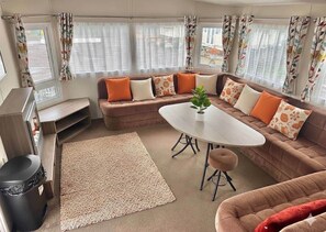 TV, fireplace - Delta, Bromley 4-Bedroom Caravan (Uddingston)