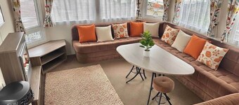 Delta, Bromley 4-Bedroom Caravan