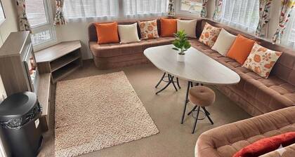 Delta, Bromley 4-Bedroom Caravan