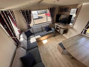 TV - 3-Bedroom Swift Maryville Caravan Site Glasgow (Uddingston)