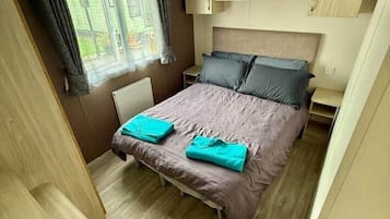 熨斗/熨衫板、Wi-Fi、床單