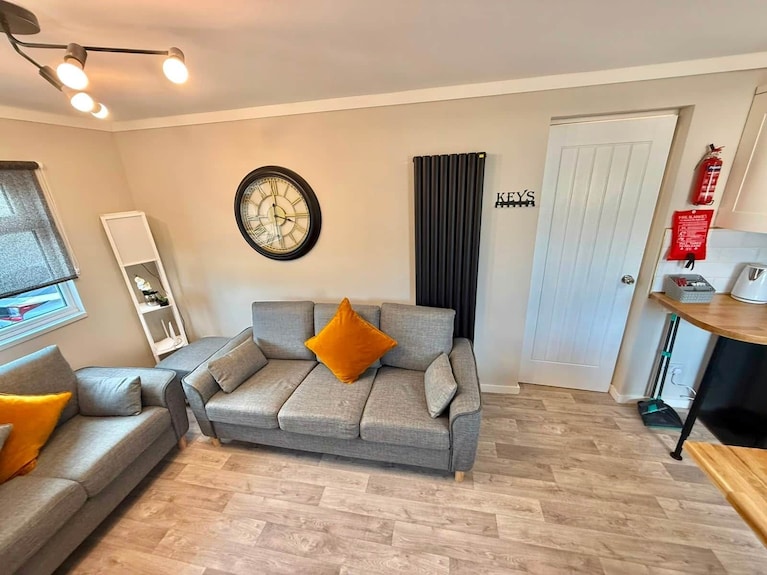 Shell' Lodge Compact 8-bedroom Chalet - Glasgow