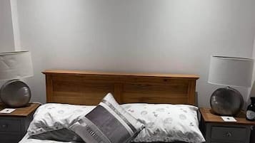 熨斗/熨衫板、免費 Wi-Fi、床單