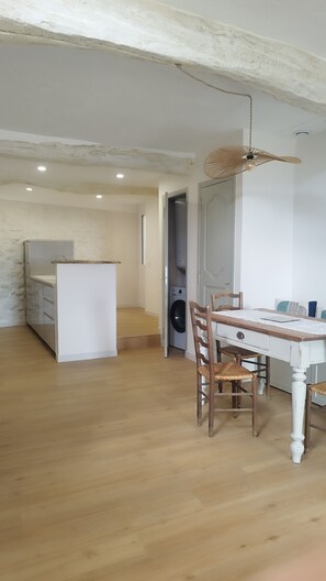 Interior - Apartment in the heart of the medieval village (Tourrettes-sur-Loup)