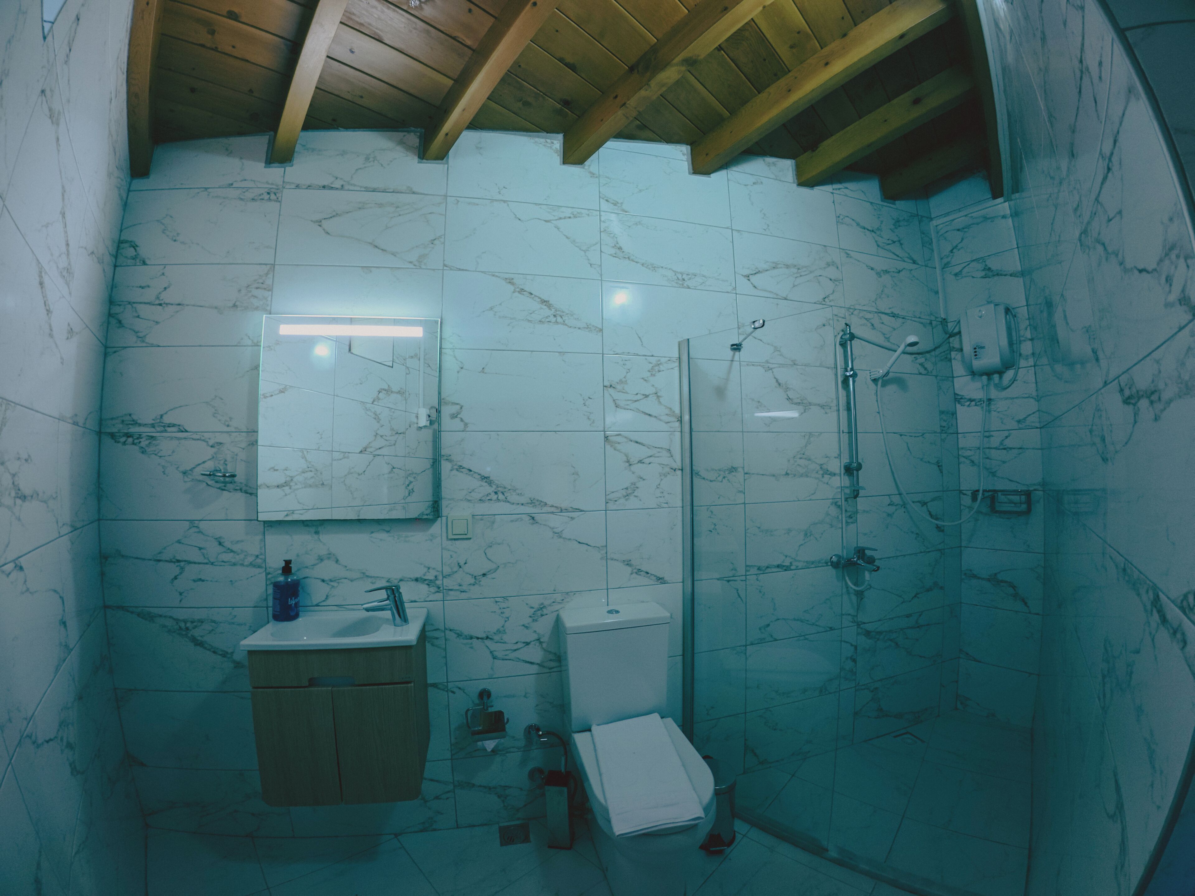 Traditional Duplex, Kitchen, Garden View | Bathroom | Shower, hair dryer, slippers, towels