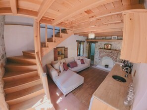 Traditional Duplex, Kitchen, Garden View | Living area - Bitez Tas Ev (Mugla)