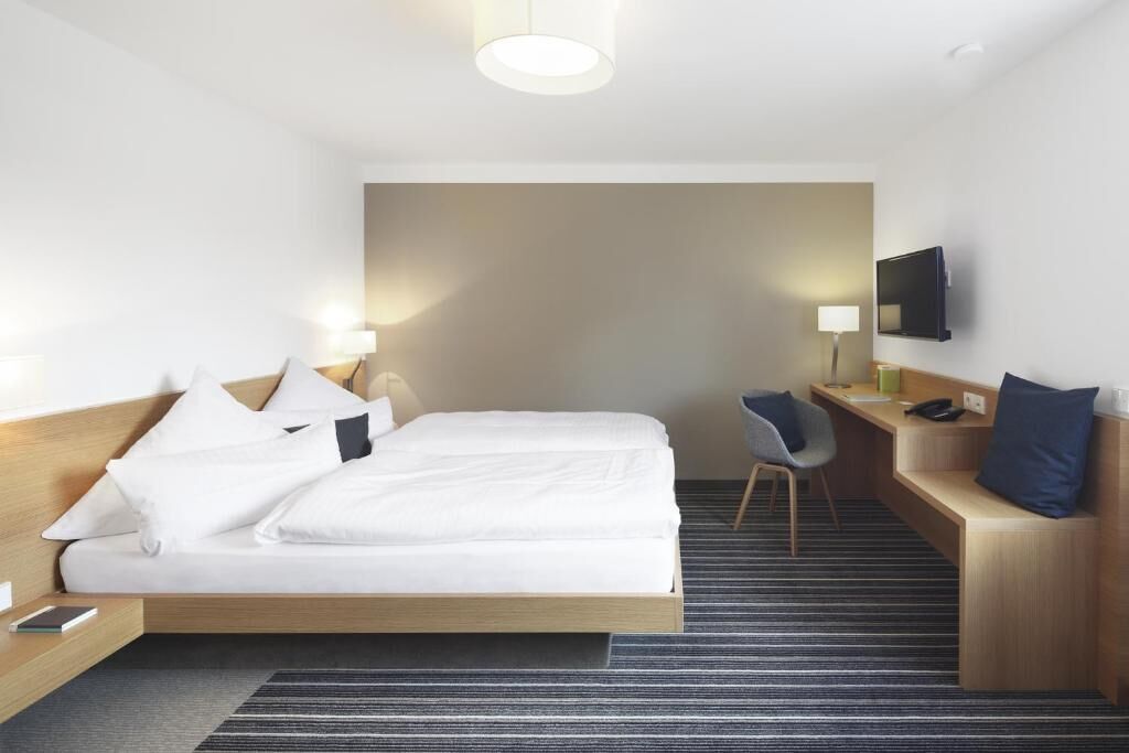 Comfort Double Room | In-room safe, desk, laptop workspace, blackout drapes