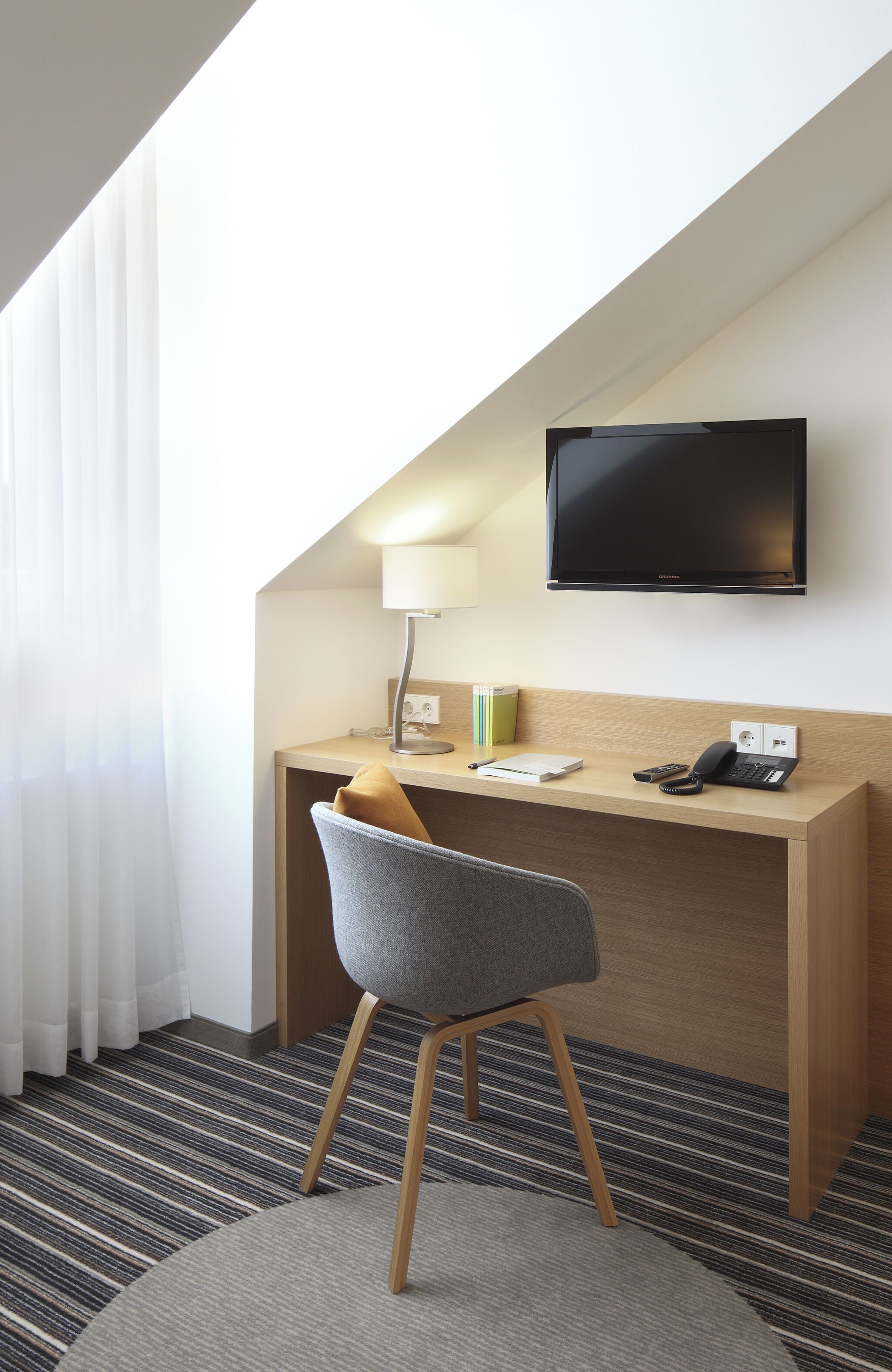 Hochwertige Bettwaren, Daunenbettdecken, Minibar, Zimmersafe