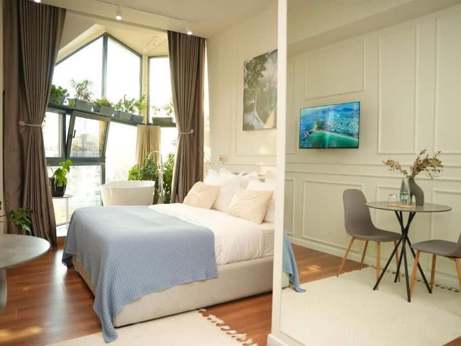 Deluxe Suite, City View | Soundproofing, free WiFi