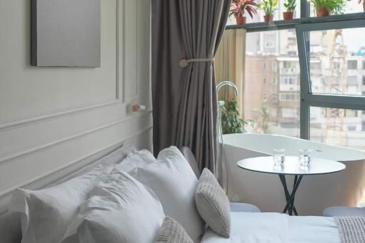 Deluxe-dobbeltværelse - byudsigt | Lydisolering, gratis Wi-Fi