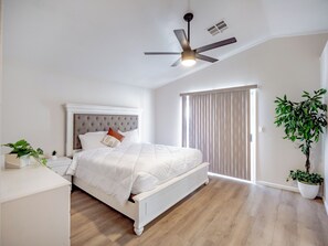 3 bedrooms, WiFi, bed sheets