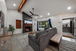 Televisión, chimenea