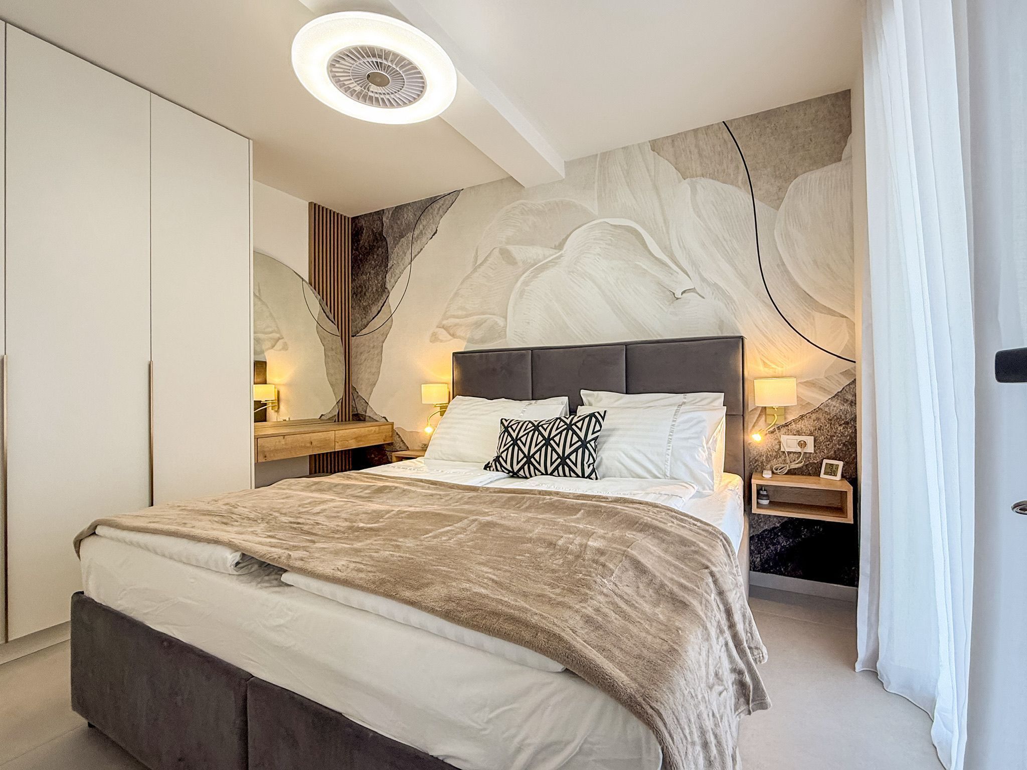 1 chambre, fer et planche à repasser, lit de bébé portatif, Wi-Fi