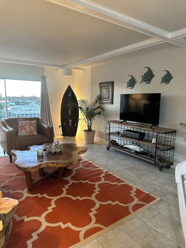 NEW TO MARKET! Completely remodeled, convenient to beach/downtown, walk 2 marina