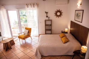 1 bedroom, WiFi - Studio 1 living room terrace sea view (Sari-Solenzara)