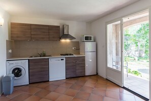 Private kitchen - Villa du Domaine 3bed park view (Sari-Solenzara)