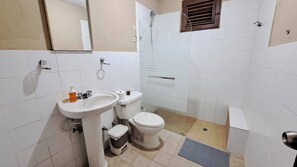 Casa, 3 quartos, para fumantes, sacada | Banheiro