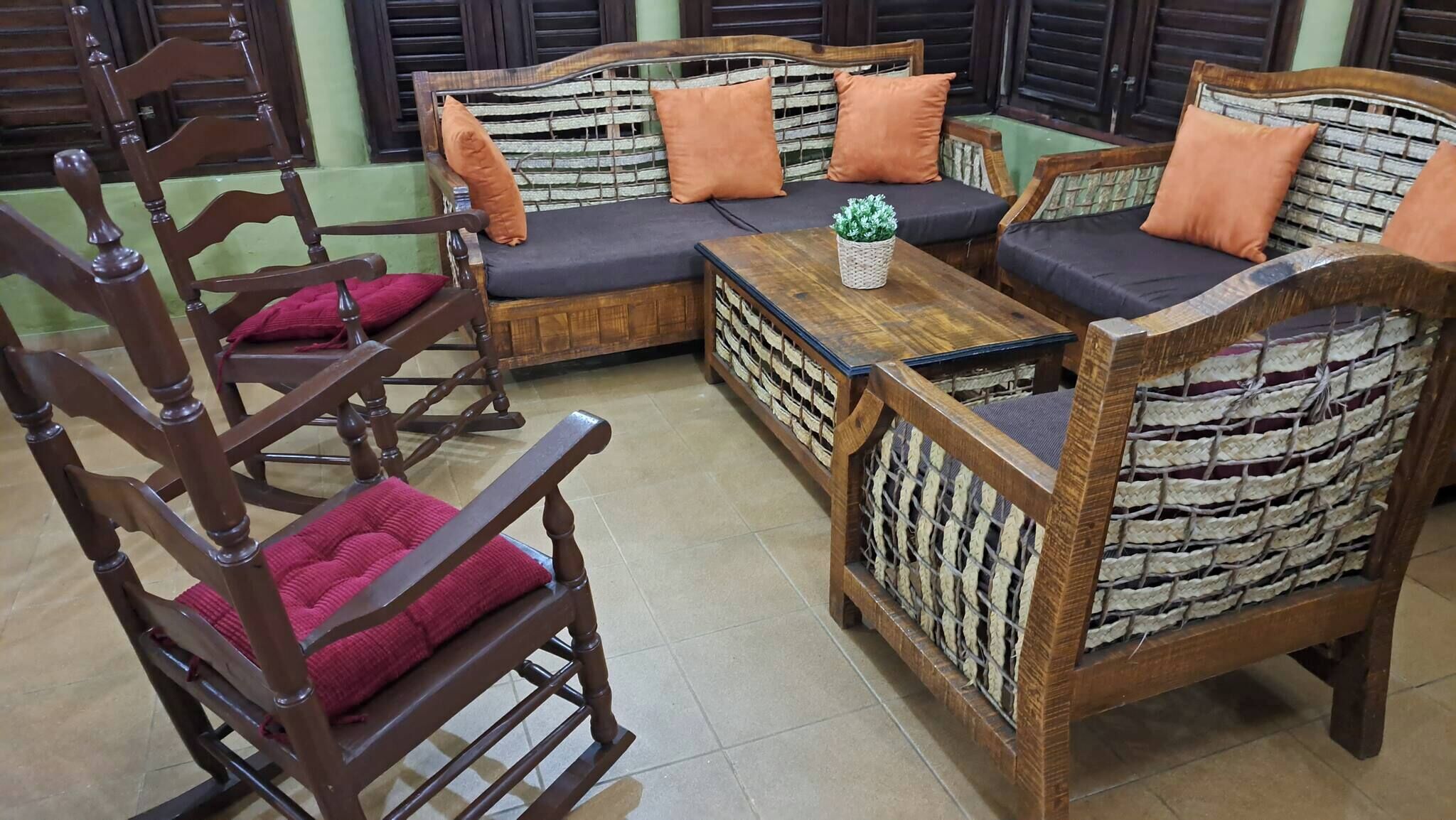 House, 3 Bedrooms, Smoking, Balcony | Living room