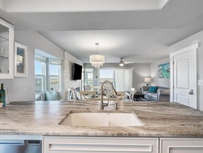 Interior - Bayfront Kontiki 101 (Rockport)