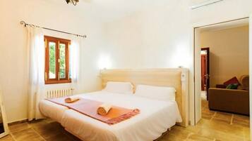 Espacio para trabajar con laptop y wifi gratis