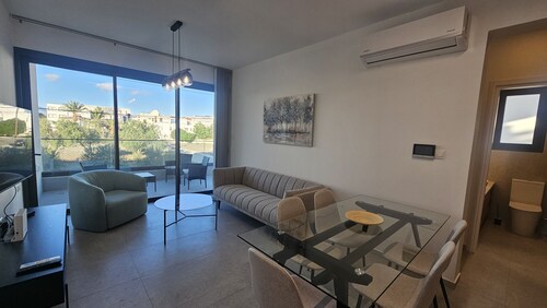 125 EGM 1 - Stay Engomi Gem 1