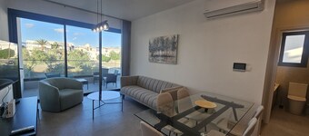 125 EGM 1 - Stay Engomi Gem 1