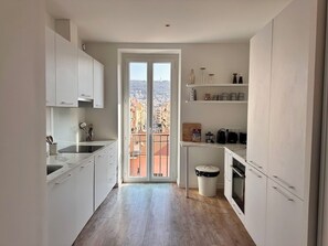 Microwave, oven, stovetop, dishwasher - Cosy and spacious 3p, nice view, town center, Wifi, AC, close to the sea (Nice)