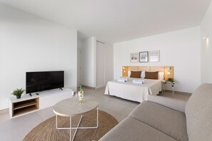 4 bedrooms, iron/ironing board, free WiFi, bed sheets - Villa Los Altos Alene 10B by Escape Home (Playa Blanca)