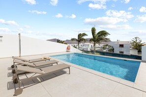 A heated pool - Villa Los Altos Nisa 3B by Escape Home (Playa Blanca)