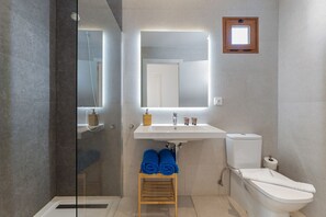 Doccia, bidet, asciugamani